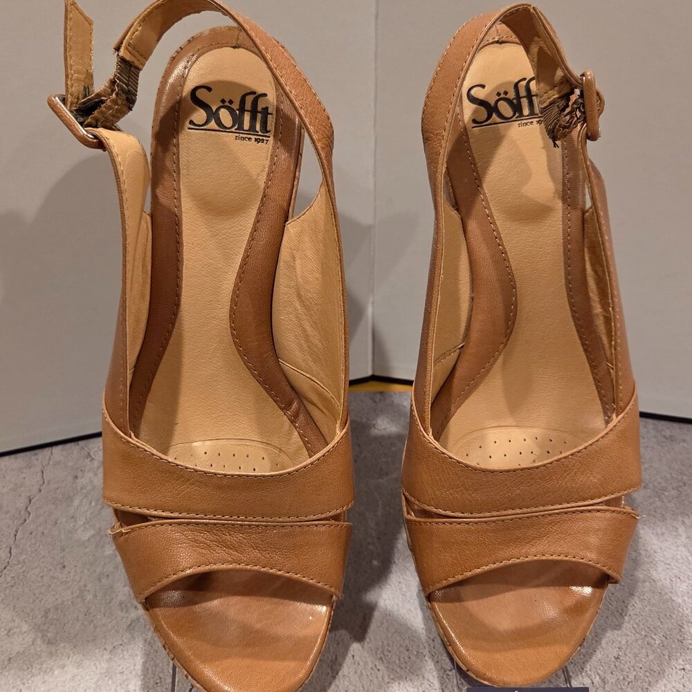 Sofft Women's Wedge Sandals Color Luggage Size 8M